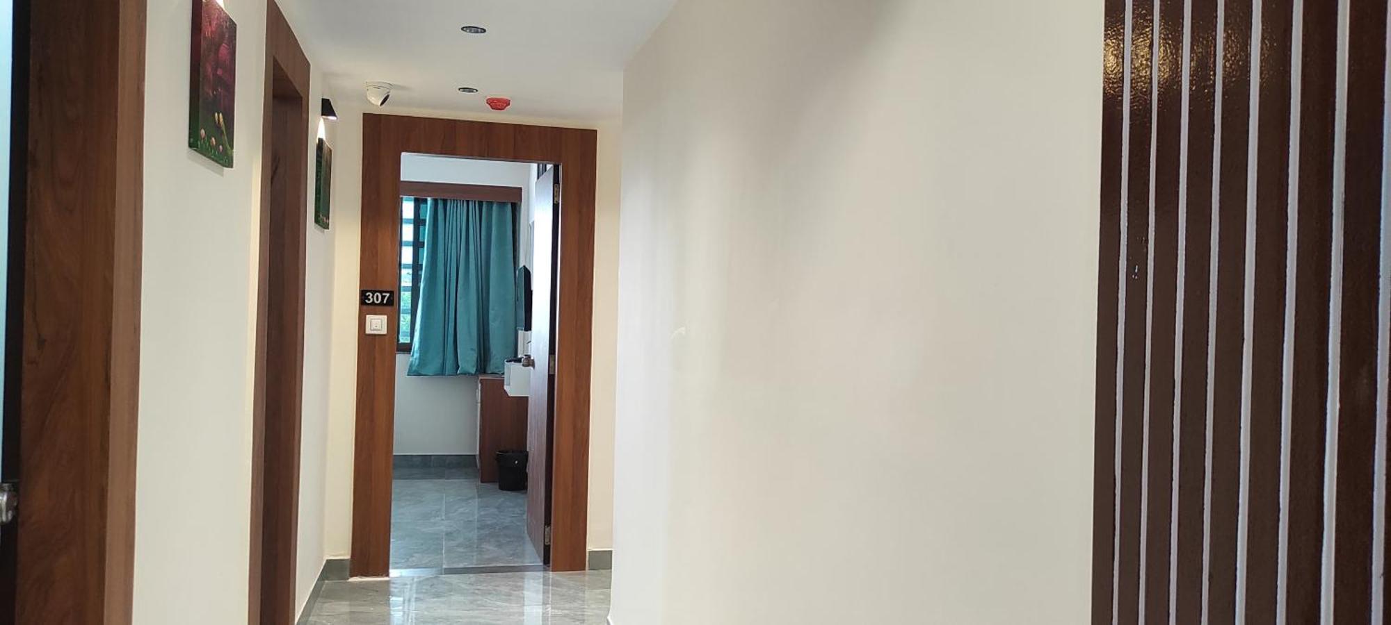 Hotel Earth Inn, Subhash Bridge, Rto Circle, Ахмедабад Екстер'єр фото