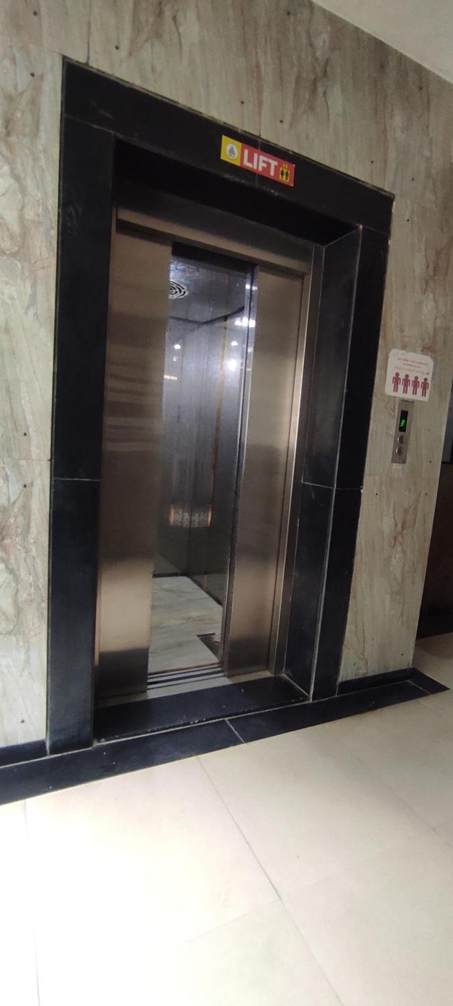 Hotel Earth Inn, Subhash Bridge, Rto Circle, Ахмедабад Екстер'єр фото