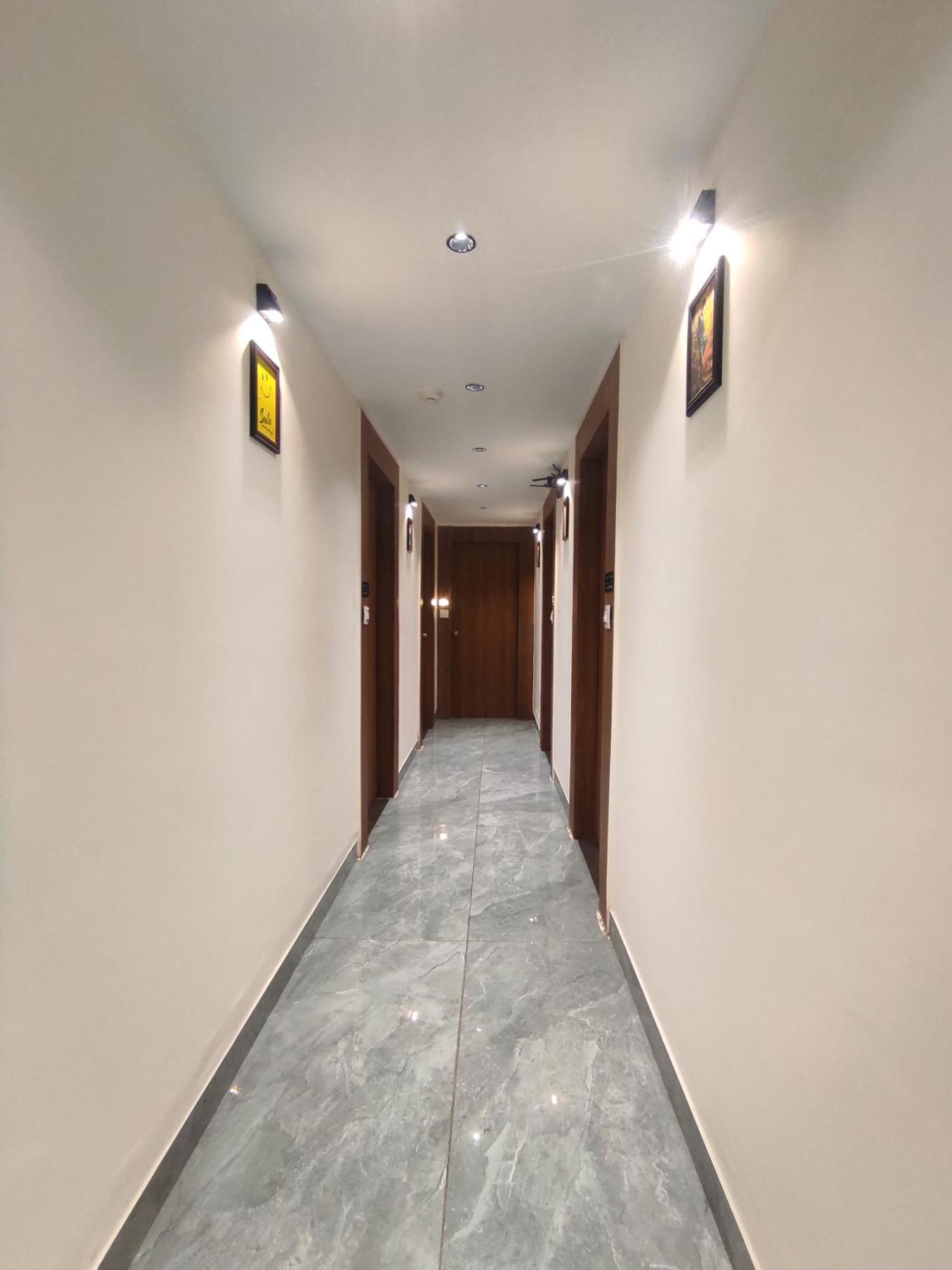 Hotel Earth Inn, Subhash Bridge, Rto Circle, Ахмедабад Екстер'єр фото